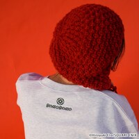 「魔法陣グルグル 刺繍スウェット」着用イメージ