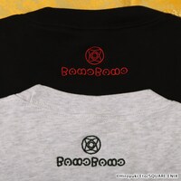 「魔法陣グルグル 刺繍スウェット」襟元のグルグル文字の刺繍。