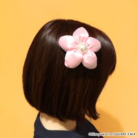 「魔法陣グルグル リコの花の髪かざりコサージュ」着用イメージ