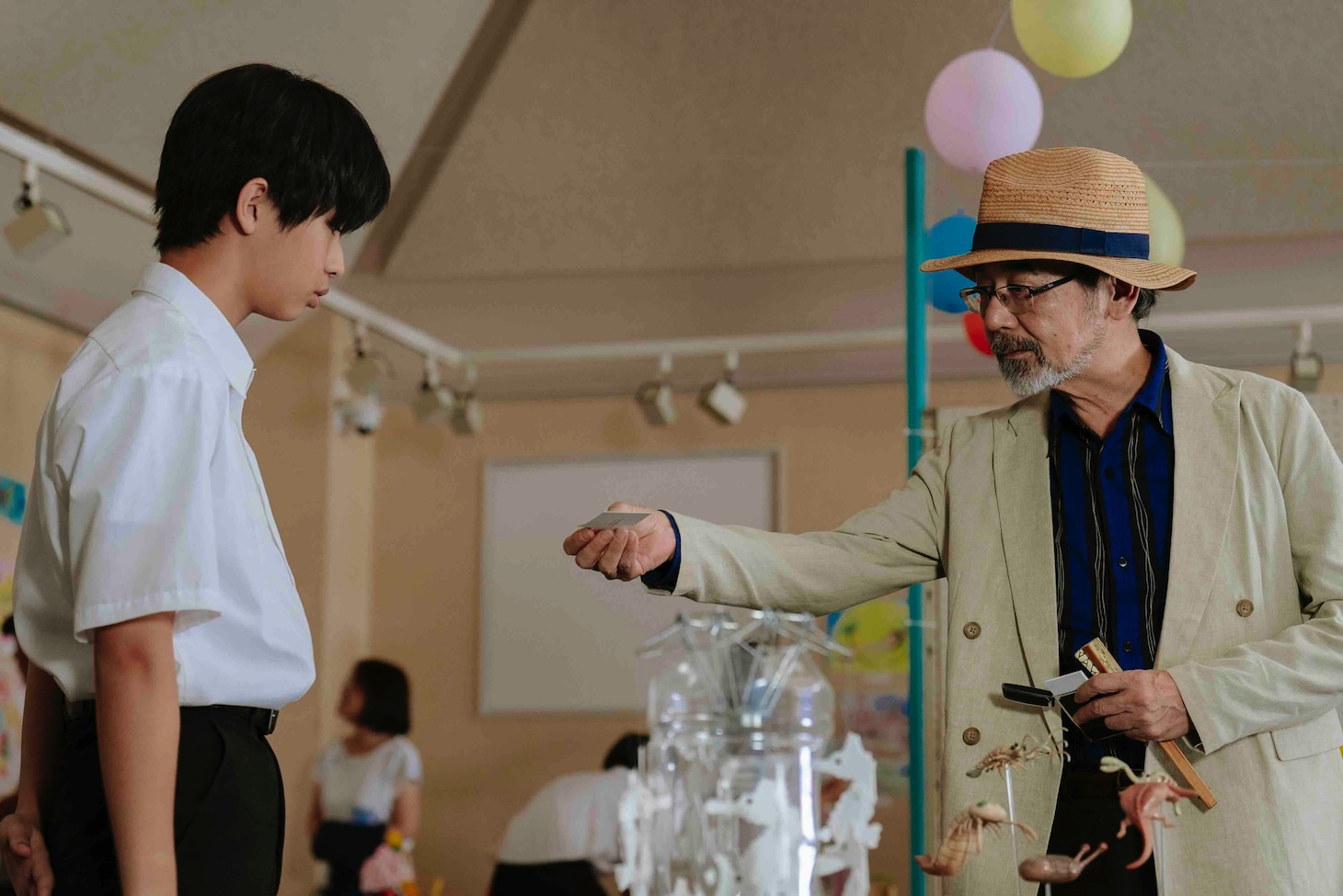映画「海辺へ行く道」の場面写真。 (c)2025映画「海辺へ行く道」製作委員会