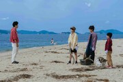 映画「海辺へ行く道」の場面写真。 (c)2025映画「海辺へ行く道」製作委員会