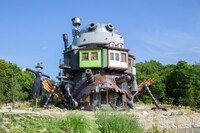 ハウルの城がある魔女の谷。