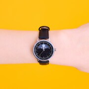 「劇場版 忍たま乱太郎 ドクタケ忍者隊最強の軍師」をモチーフにした腕時計の着用イメージ。