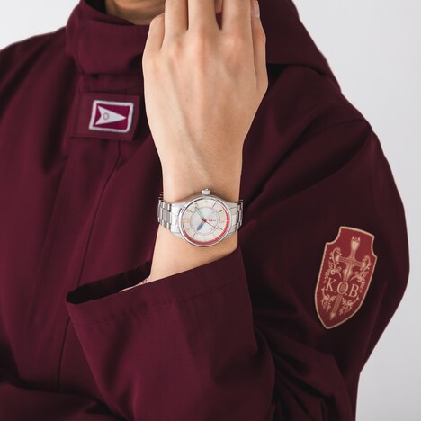 「アスナ モデル 腕時計 ソードアート・オンライン」と「アスナ モデル アウター ソードアート・オンライン」の着用イメージ。