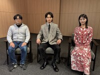 鼎談の様子。左から花沢健吾、山崎賢人、浜辺美波。