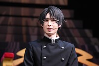 「演劇調異譚『xxxHOLiC』-續・再-」の会見より、四月一日君尋役の阪本奨悟。