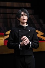 「演劇調異譚『xxxHOLiC』-續・再-」の会見より、四月一日君尋役の阪本奨悟。