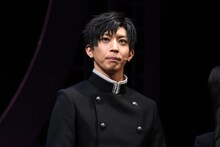 「演劇調異譚『xxxHOLiC』-續・再-」の会見より、百目鬼静役の松島勇之介。