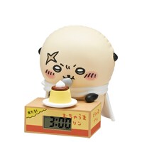 「ちいかわ いっしょにがんばろ！ダンボールウォッチ3」より「ラッコ（プリン）」。