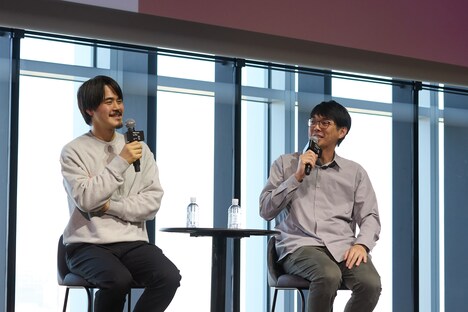 映画「ルックバック」のトークセッションの様子。左から押山清高監督、林士平氏。