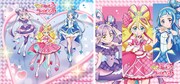 「キミとアイドルプリキュア♪」デビューシングルのジャケット。左から初回限定盤の三方背スリーブケースデザイン、通常盤のジャケットデザイン。