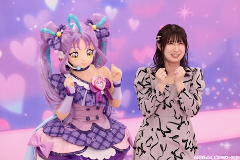 左からキュアキュンキュン、高森奈津美。