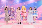 左から高森奈津美、キュアキュンキュン、松岡美里、キュアアイドル、高橋ミナミ、キュアウインク。