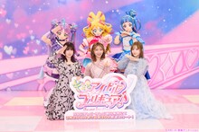 上段左からキュアキュンキュン、キュアアイドル、キュアウインク、下段左から高森奈津美、松岡美里、高橋ミナミ。