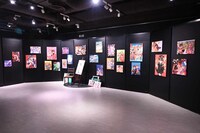 「地縛少年花子くん10周年記念ミュージアム」の様子。