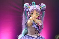 目線をくれるキュアキュンキュン。