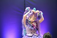 ポーズを決めるキュアキュンキュン。