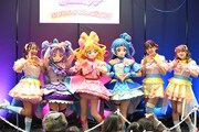 アニメ「キミとアイドルプリキュア♪」初のイベント「おひろめデビューライブ」の様子。