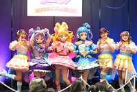 アニメ「キミとアイドルプリキュア♪」初のイベント「おひろめデビューライブ」の様子。