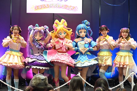 アニメ「キミとアイドルプリキュア♪」初のイベント「おひろめデビューライブ」の様子。