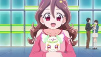 「キミとアイドルプリキュア♪」より、第1話「キラッキランラン♪キュアアイドルデビュー！」の場面カット。
