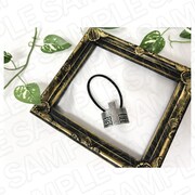 「アニタの髪留め」