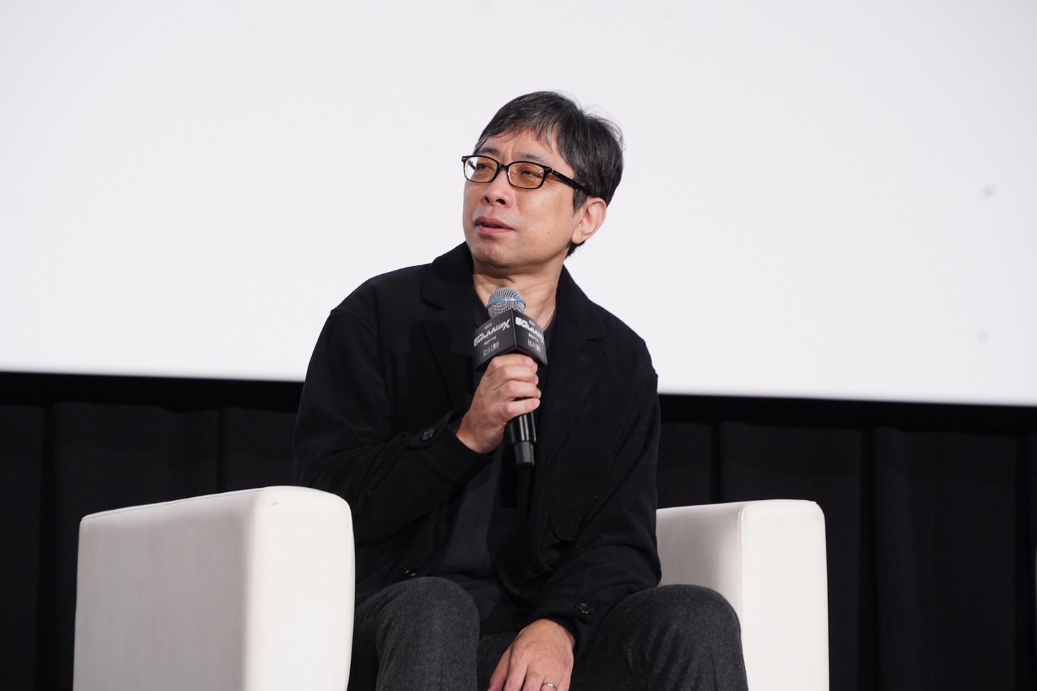 鶴巻和哉監督