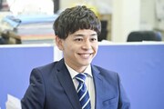 石井演じる小山啓太役。
