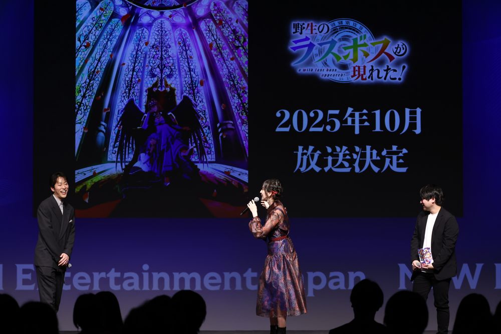 左からほりうちゆうや監督、小清水亜美、村上貴志プロデューサー。