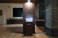 「美人画で巡るヱビス」展示の様子。