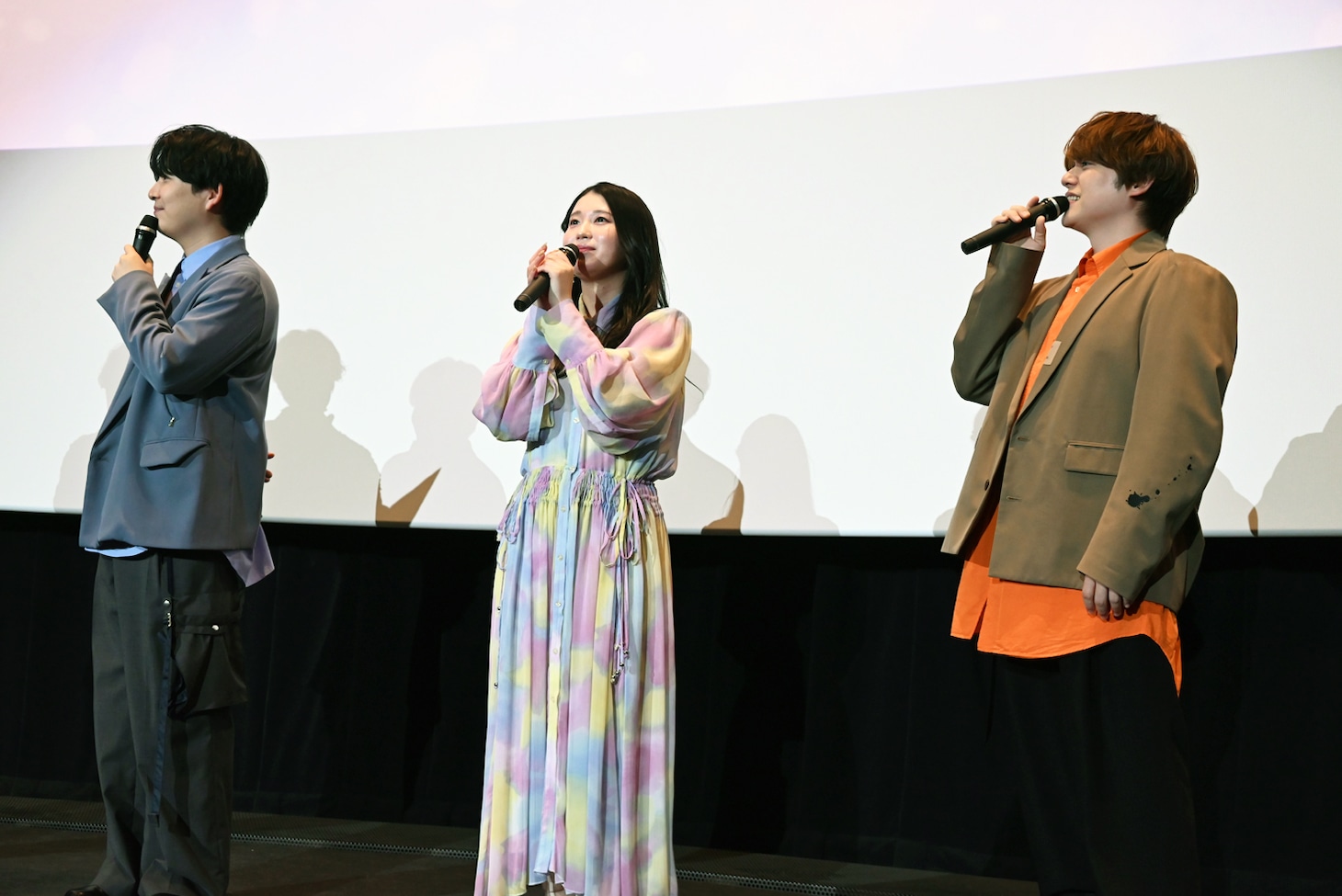左から梅田修一朗、関根明良、内田雄馬。