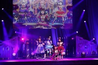 ガァルマゲドン・ミ。左から幸多みちる役の山田唯菜、白玉みかん役の渡部優衣、黒須あろま役の牧野由依、ガァルル役の真田アサミ。