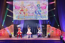 NonSugar。左から太陽ペッパー役の山下七海、真中のん役の田中美海、月川ちり役の大森日雅。