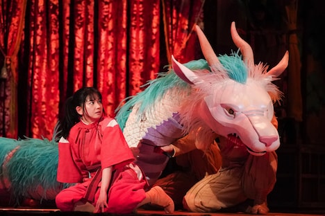 舞台「千と千尋の神隠しSpirited Away」より、福地桃子演じる千尋。