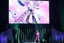 東堂シオン役の山北早紀。