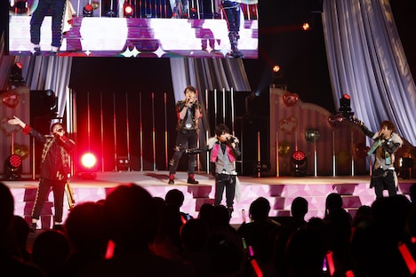 左から三鷹アサヒ役の小林竜之、マリオ役の橘龍丸、大江戸シンヤ役の河合健太郎、ウシミツ役の鵜澤正太郎。