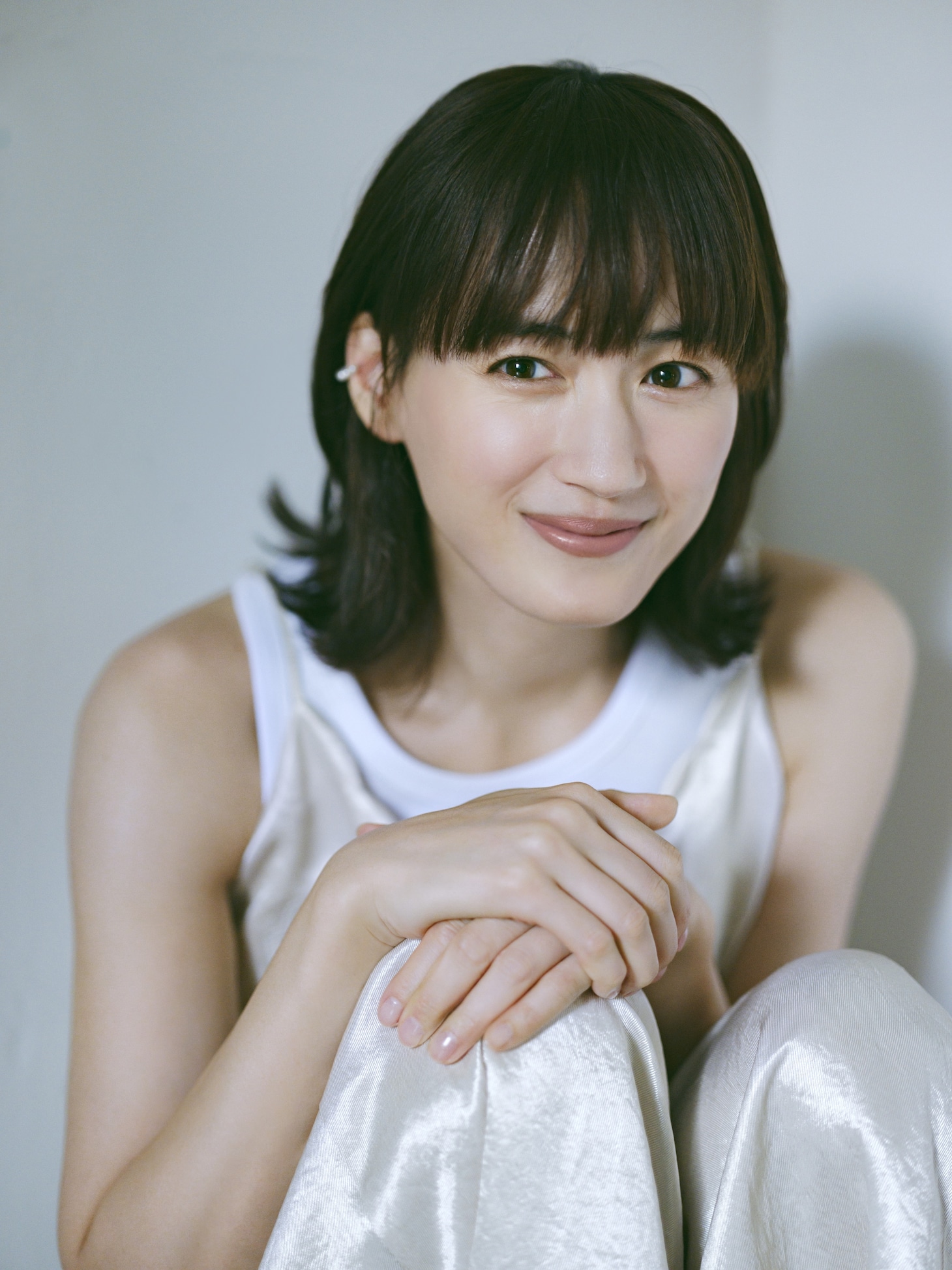 主人公の山口鳴海役を演じる綾瀬はるか。