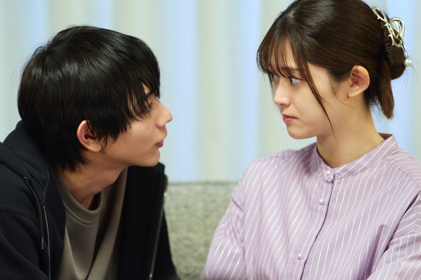 ドラマ「やぶさかではございません」新たな場面写真。 (c)「やぶさかではございません」製作委員会