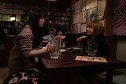 映画「ネムルバカ」で岩田陽葵が歌う「偏愛ストラクチュア」が流れるシーンの場面写真。