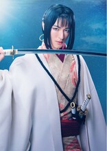 矢代卓也扮する彩芽。