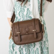 「ココ モデル ショルダーバッグ」の使用メージ。