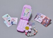 りぼん4月号 の付録。（ストラップは付録対象外） (c)りぼん2025年4月特大号／集英社 撮影／吉川綾子