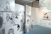 「アオのハコ展」の会場の様子。