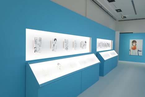 「アオのハコ展」の会場の様子。