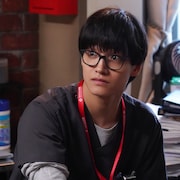 「Dr.アシュラ」にAぇ! groupの佐野晶哉が出演、主人公と対をなすポンコツ研修医