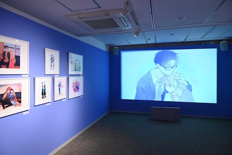 「10周年記念 ヲタクに恋は難しい展」のイメージシアター。