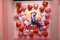 「10周年記念 ヲタクに恋は難しい展」のフォトスポット。