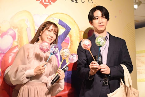 左から伊達朱里紗、伊東健人。