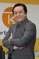 岩谷健司扮する奥村進。