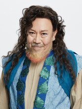 コング桑田扮する親分。